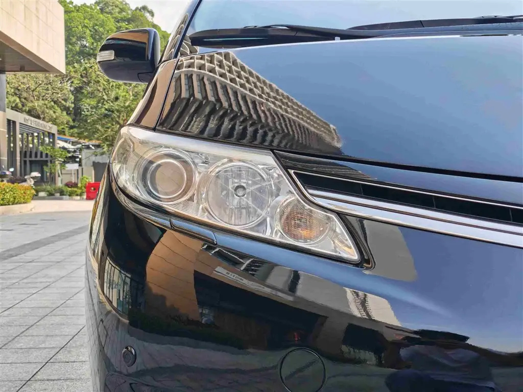 TOYOTA PREVIA 2012