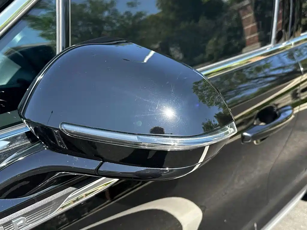 LINCOLN ADVENTURER 2024