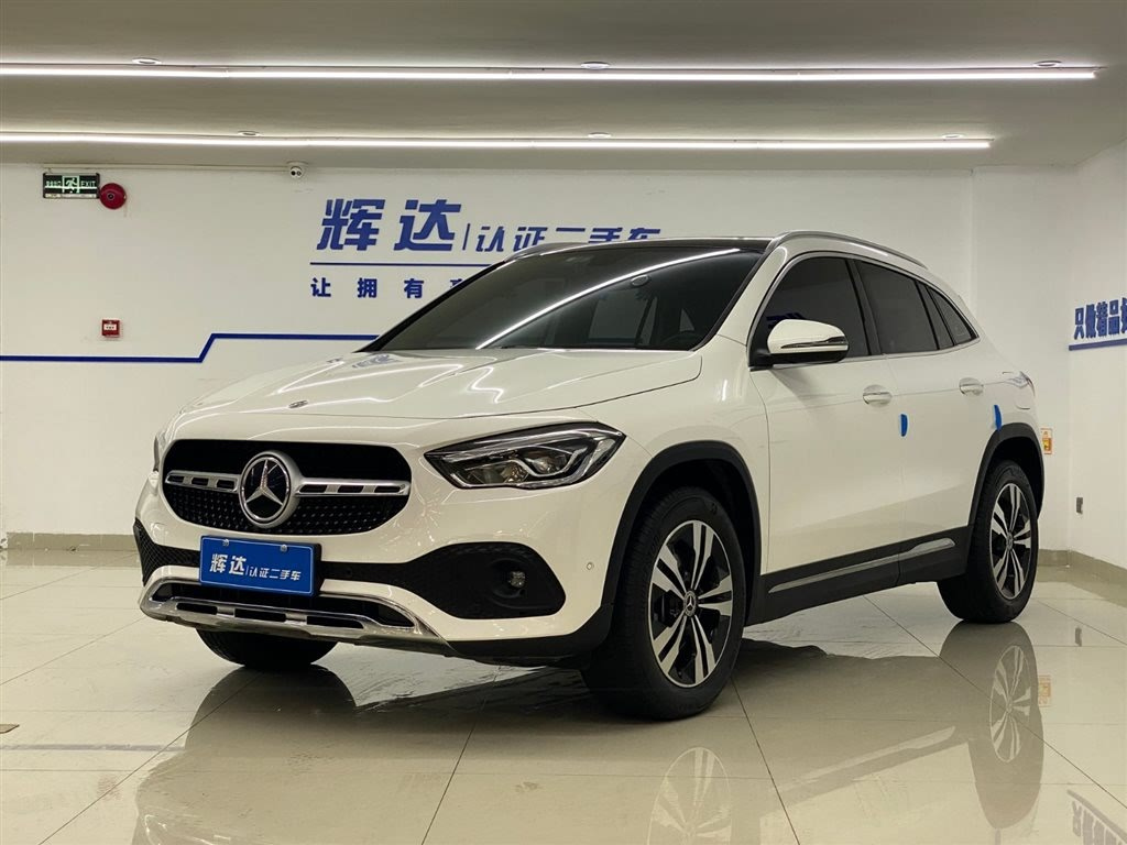 MERCEDES BENZ GLA 2020
