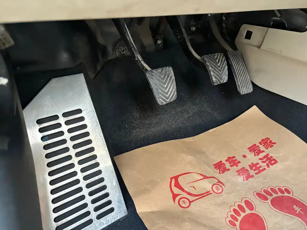 CHANGAN EADO 2013