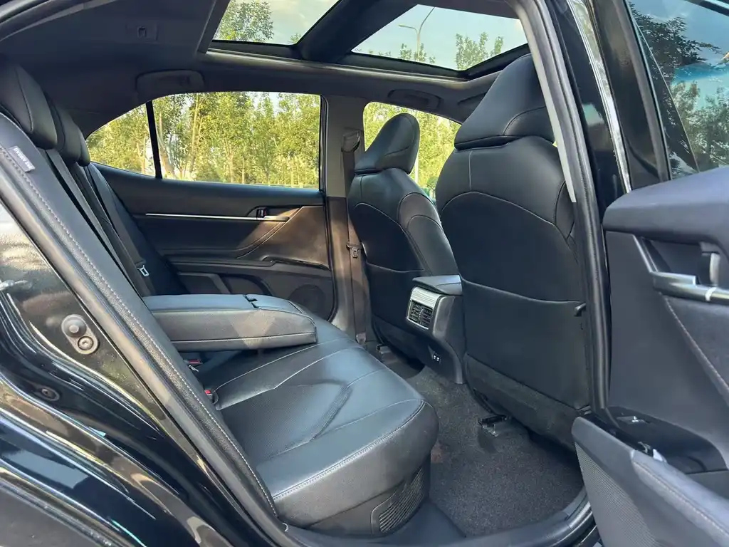 TOYOTA CAMRY 2019