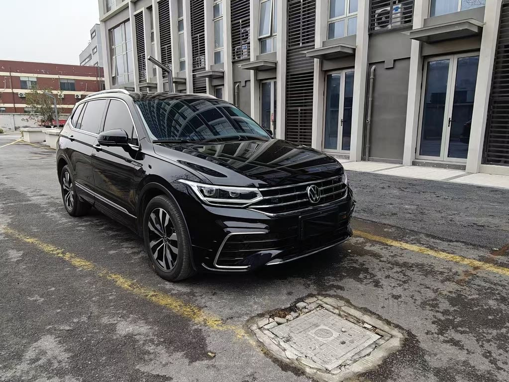 VOLKSWAGEN TIGUAN L 2023