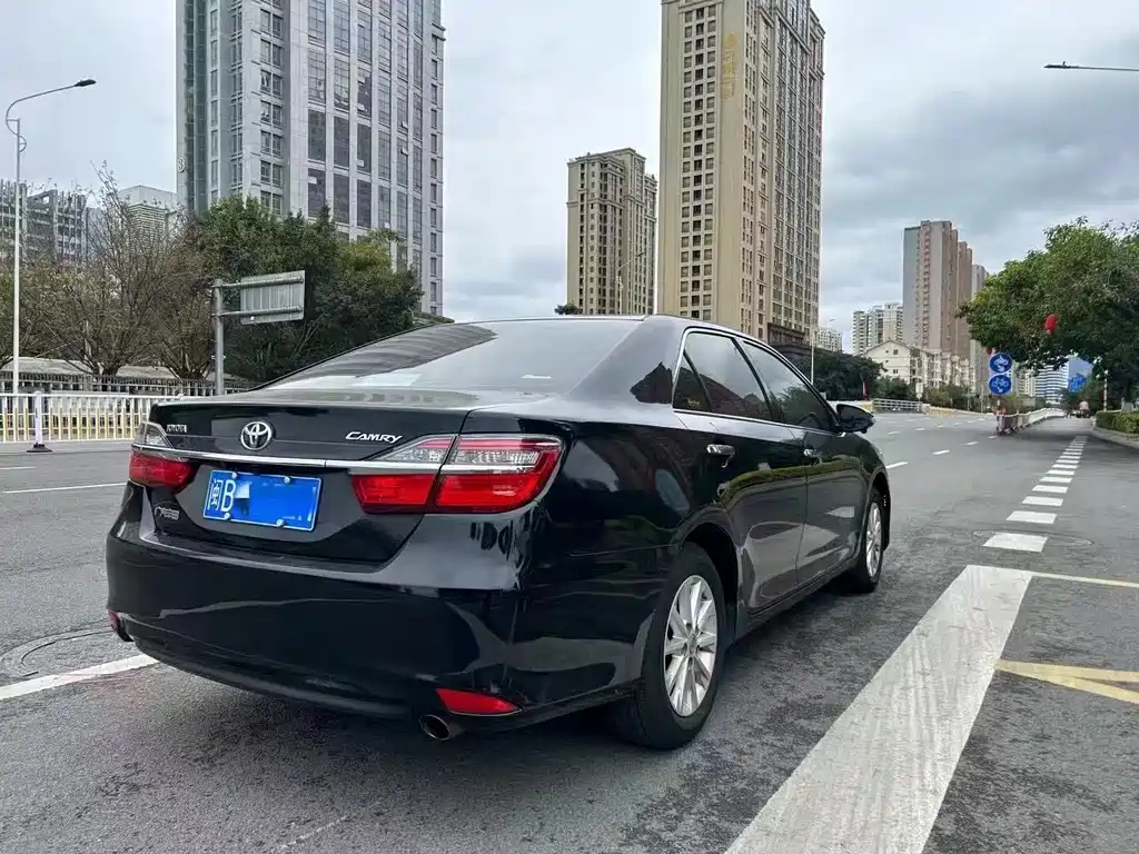 TOYOTA CAMRY 2015