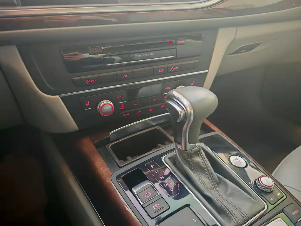 AUDI A6L 2014