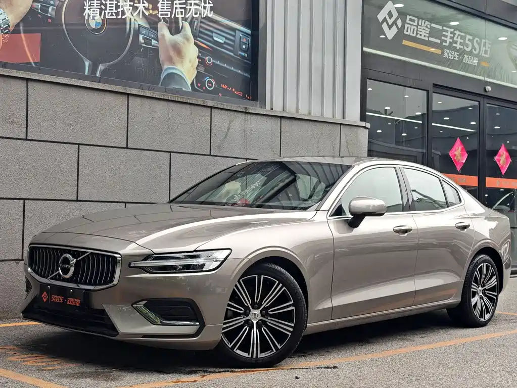 VOLVO S60 2022