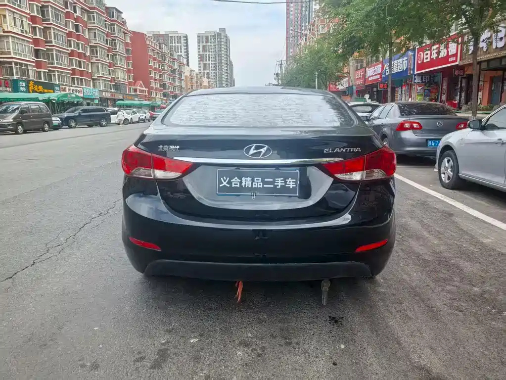 HYUNDAI ELANTRA 2015
