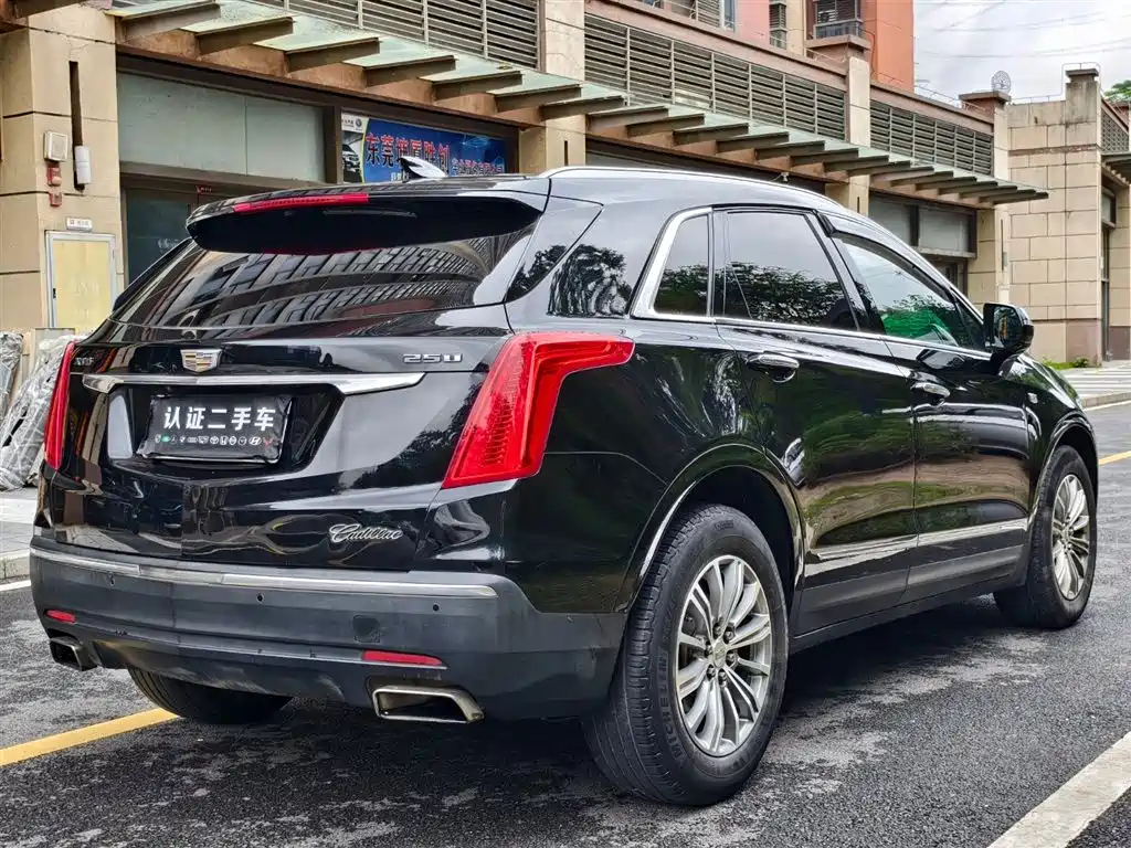 CADILLAC XT5 2018