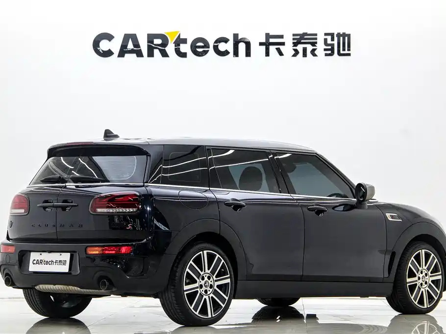 MINI CLUBMAN 2023