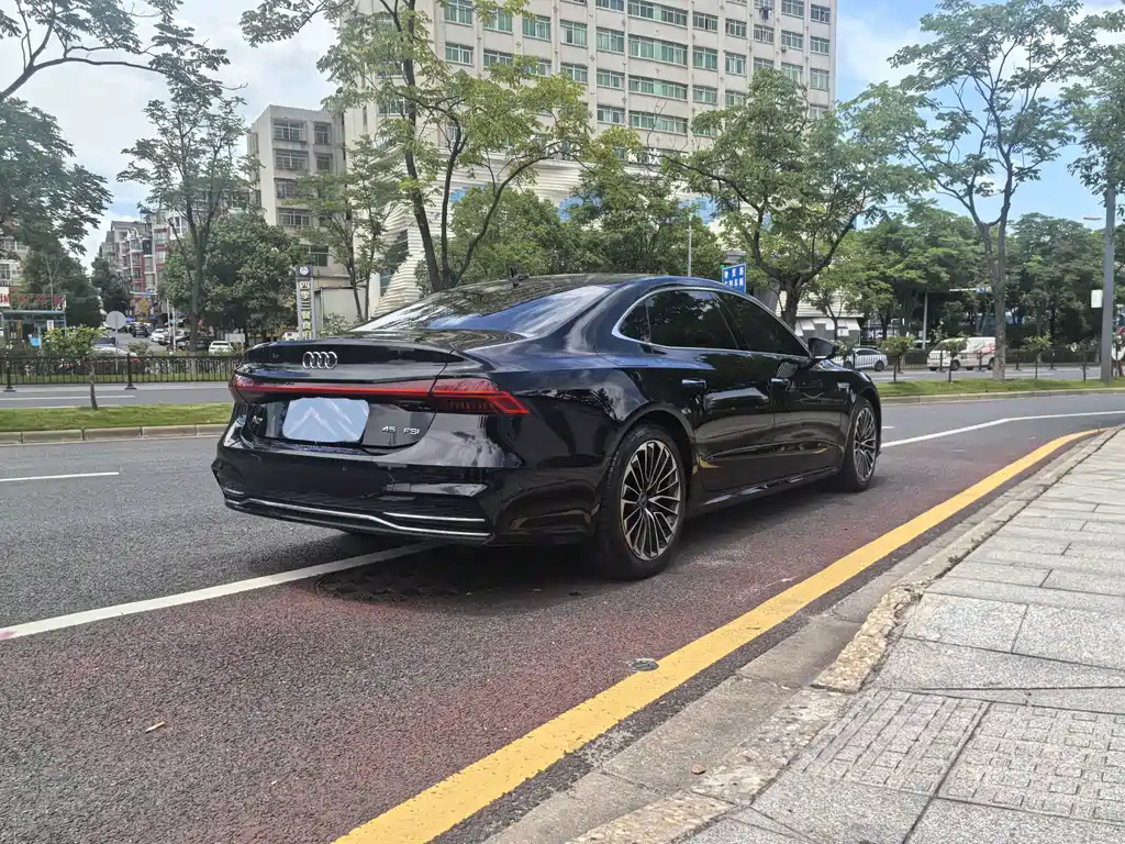AUDI A7L 2024