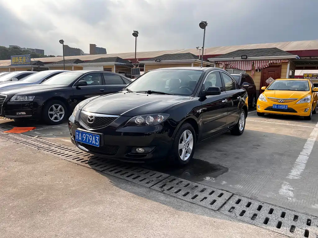 MAZDA 3 2010
