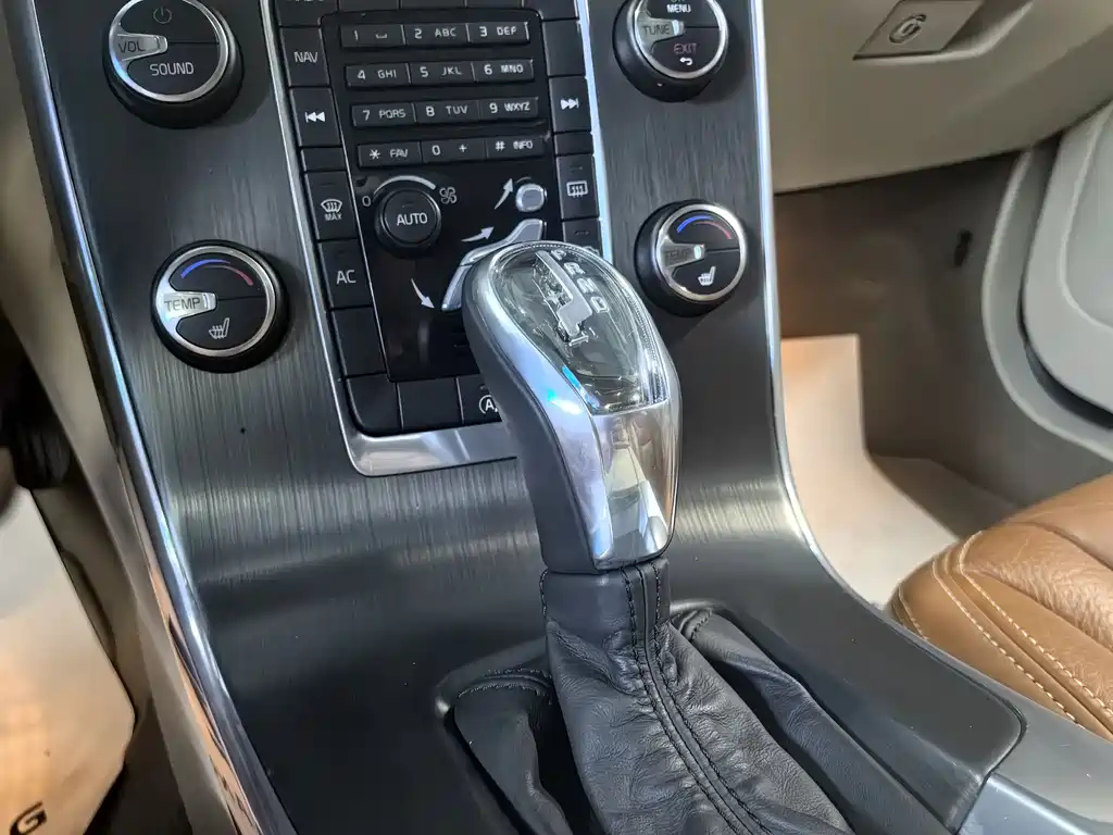 VOLVO V60 2013