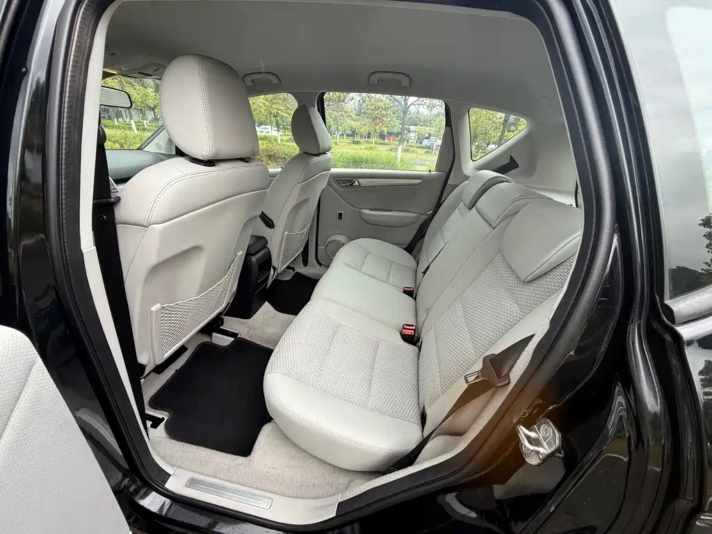 MERCEDES BENZ A-CLASS IMPORT 2011