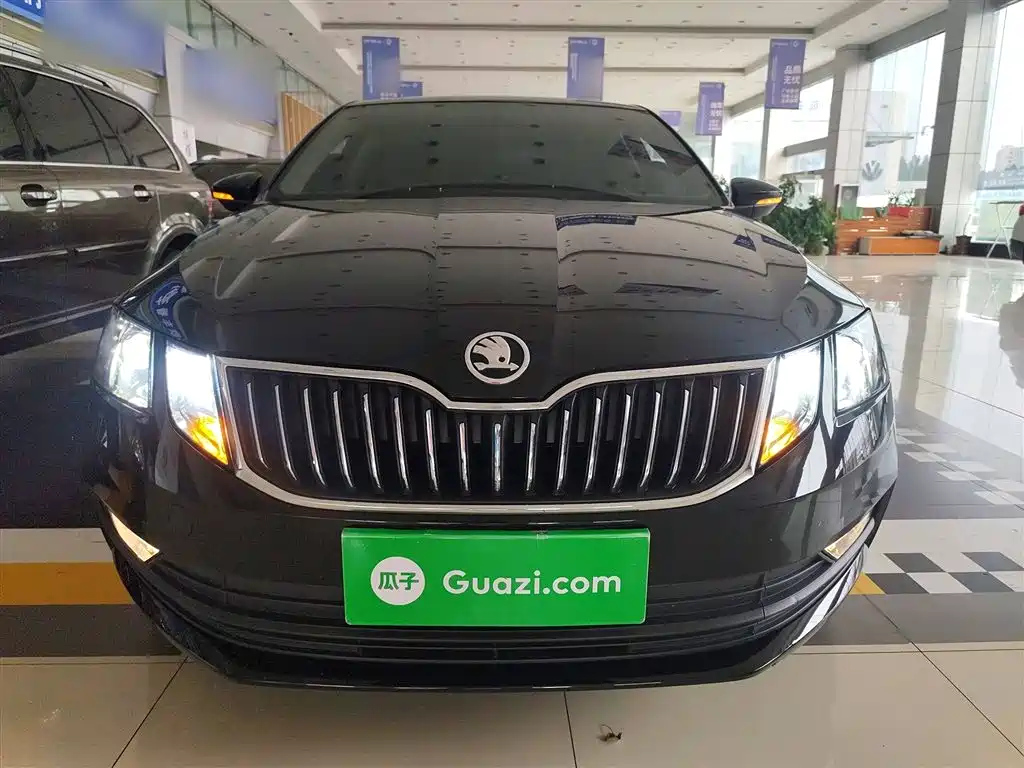 SKODA OCTAVIA 2019