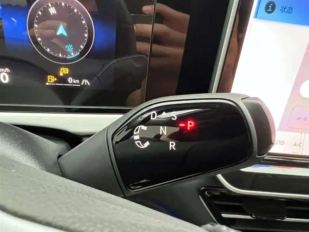 VOLKSWAGEN PASSAT 2025