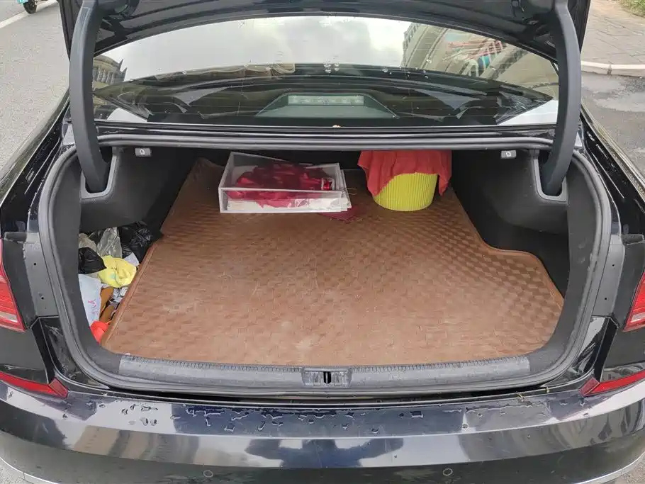 VOLKSWAGEN PASSAT 2016