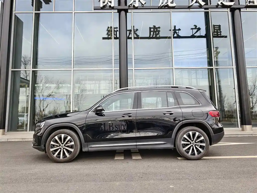 MERCEDES BENZ GLB 2023