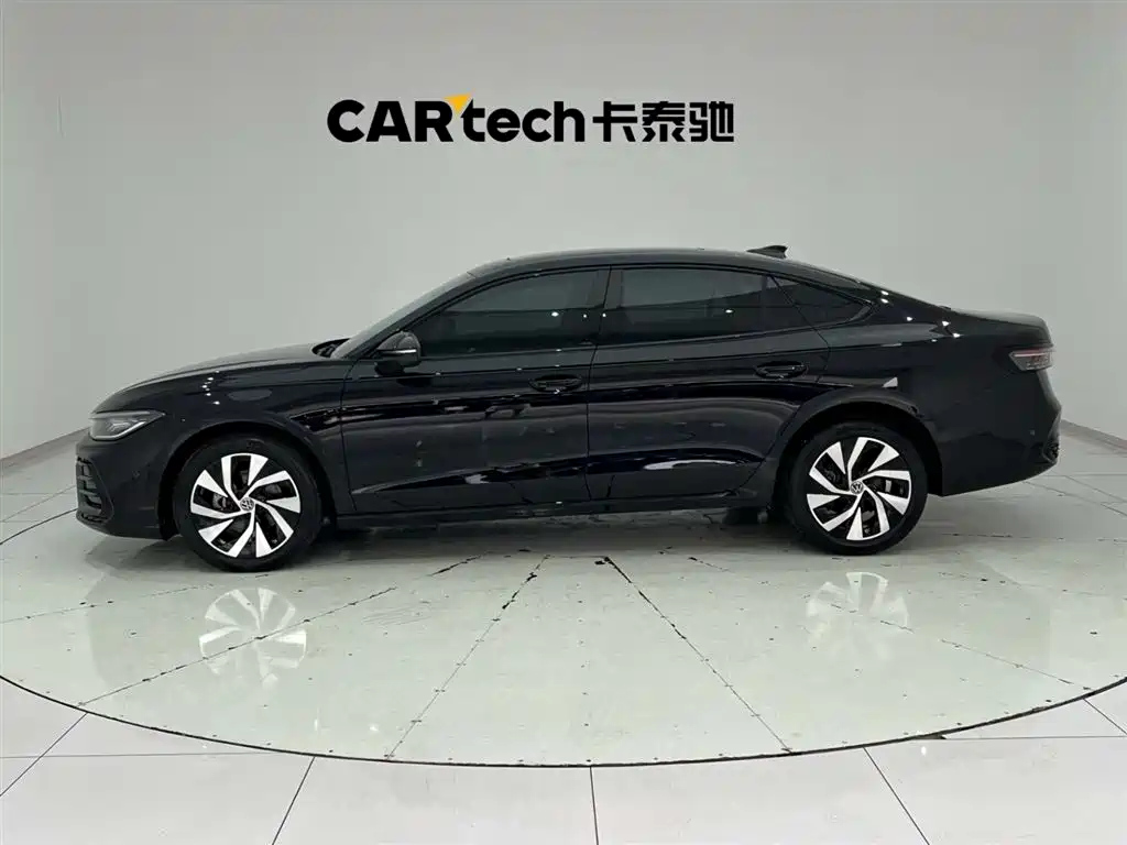 VOLKSWAGEN PASSAT 2025