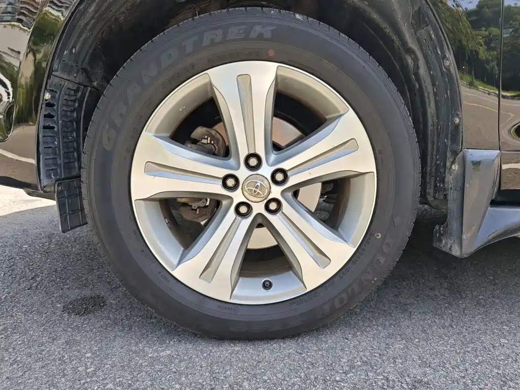 TOYOTA HIGHLANDER 2011