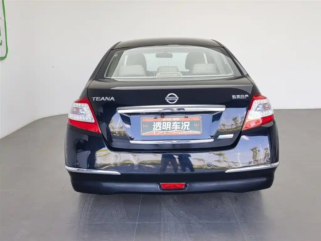 NISSAN TEANA 2011