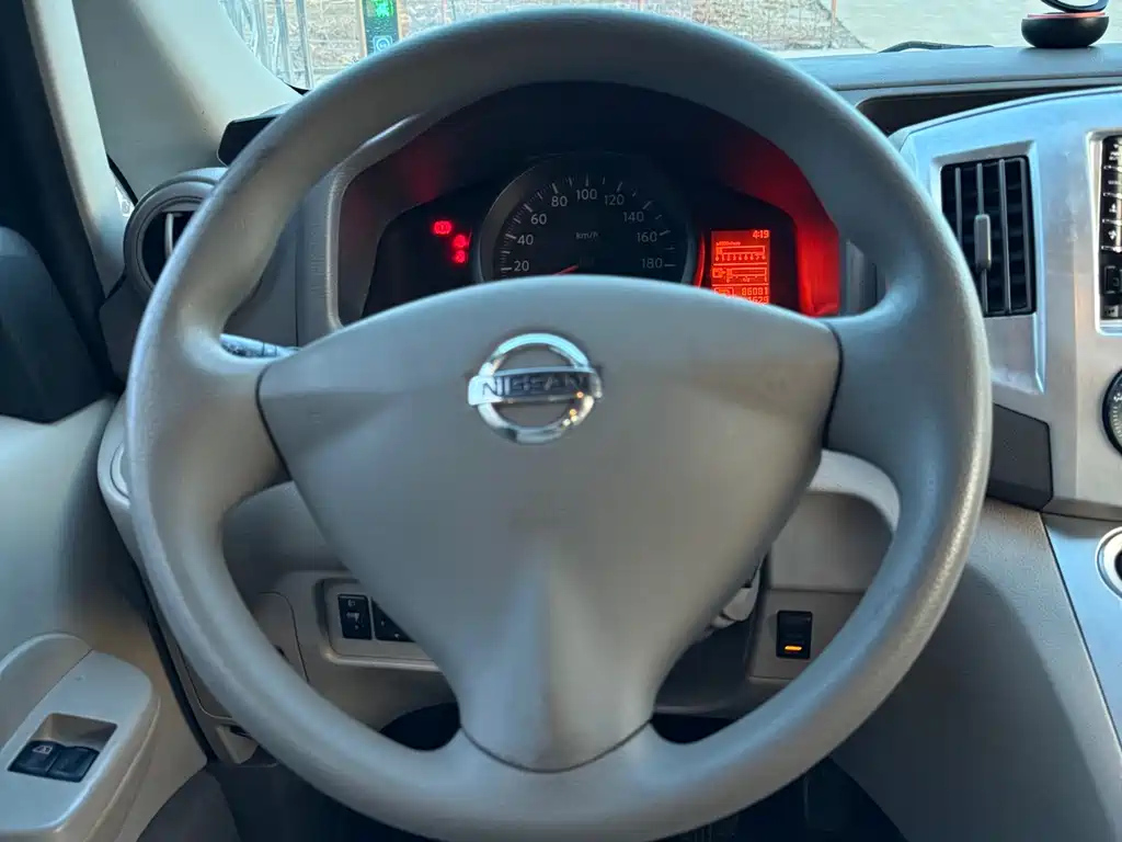 NISSAN NV200 2018
