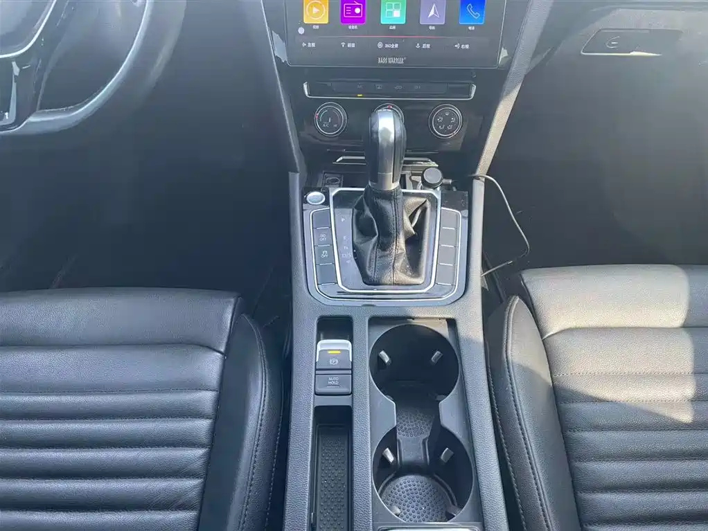 VOLKSWAGEN MAGOTAN 2017