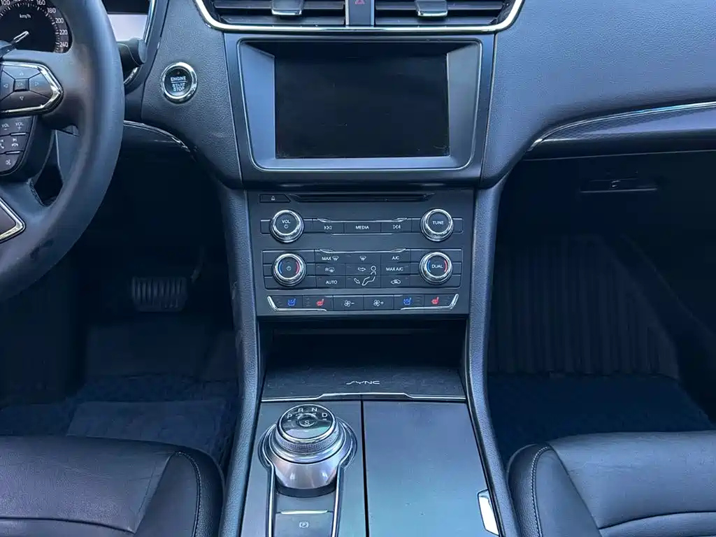 FORD TAURUS 2015