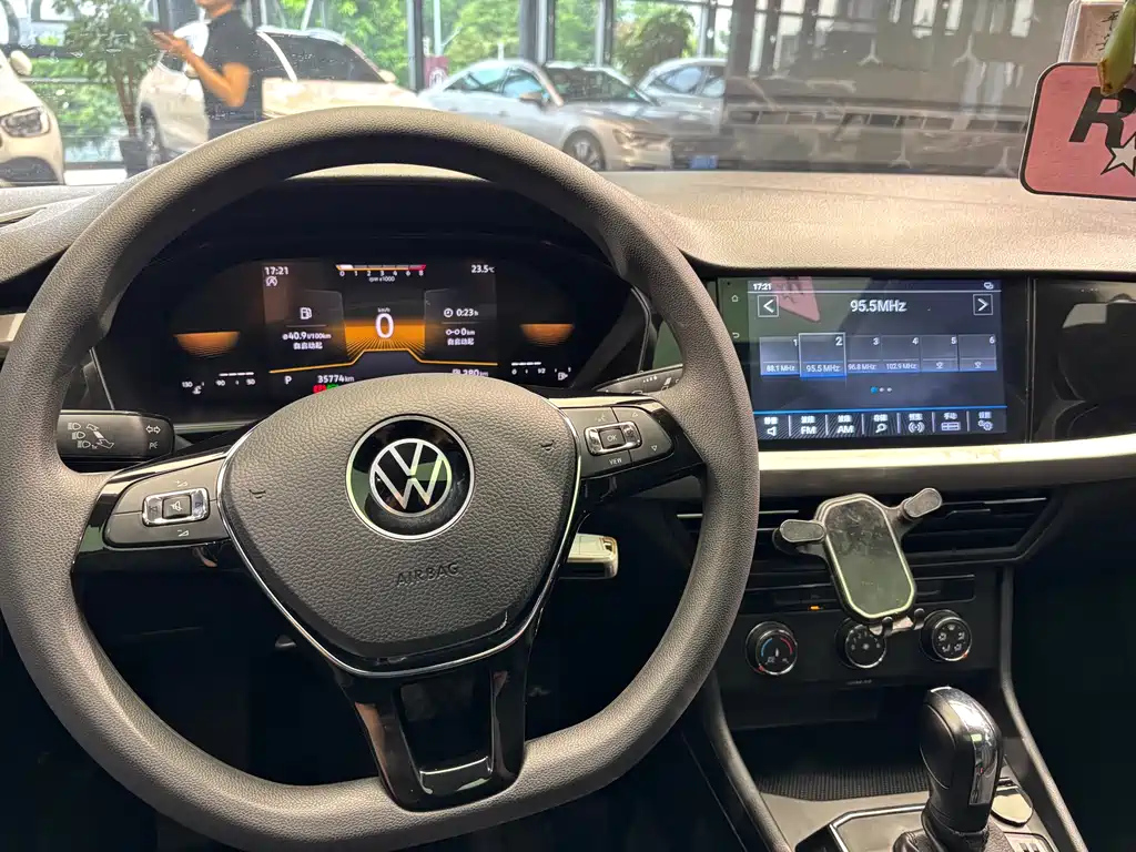 VOLKSWAGEN LAVIDA 2022