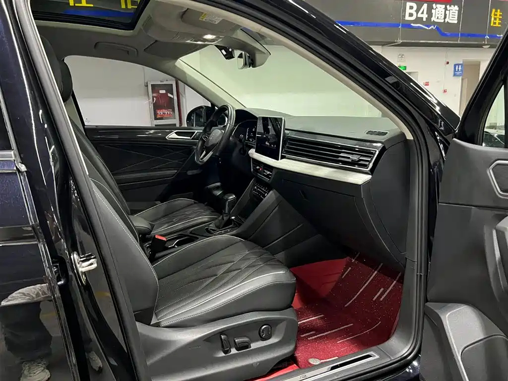VOLKSWAGEN TIGUAN L 2021
