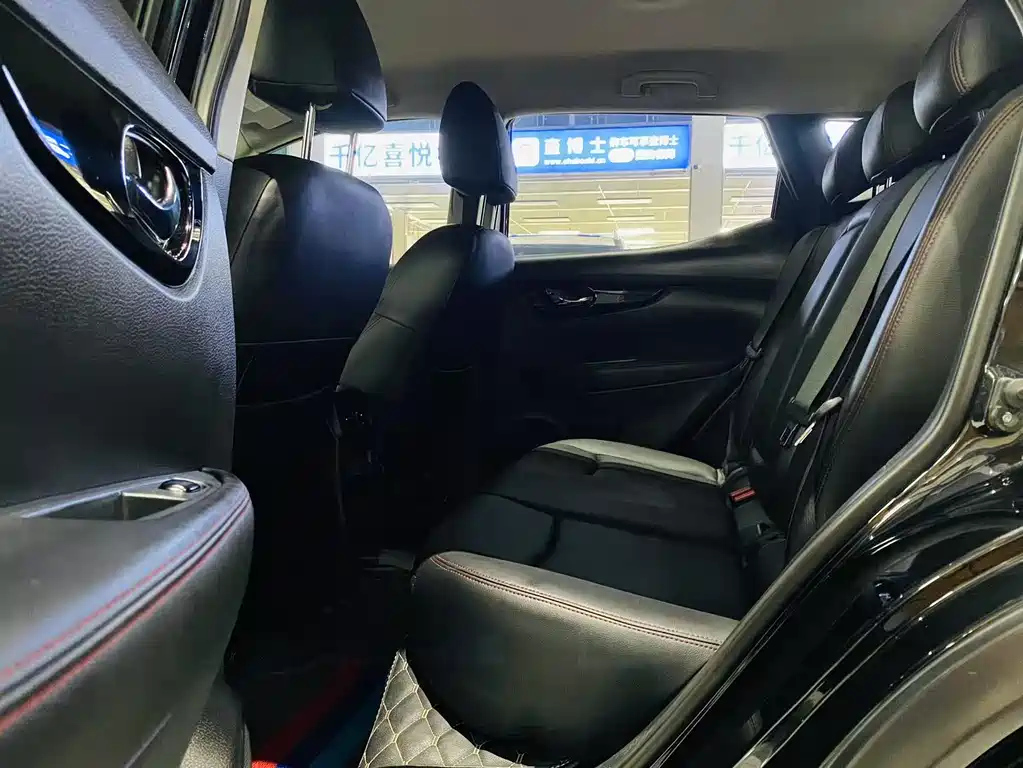NISSAN QASHQAI 2019