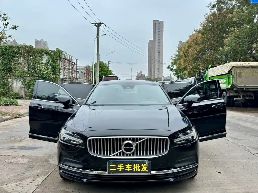 VOLVO S90 2022