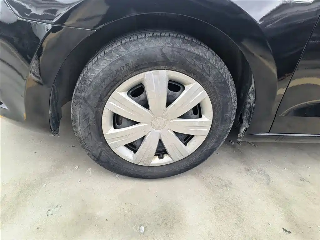 VOLKSWAGEN JETTA 2013