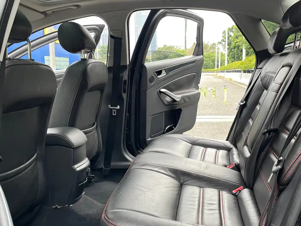 FORD MONDEO - WINNER 2012