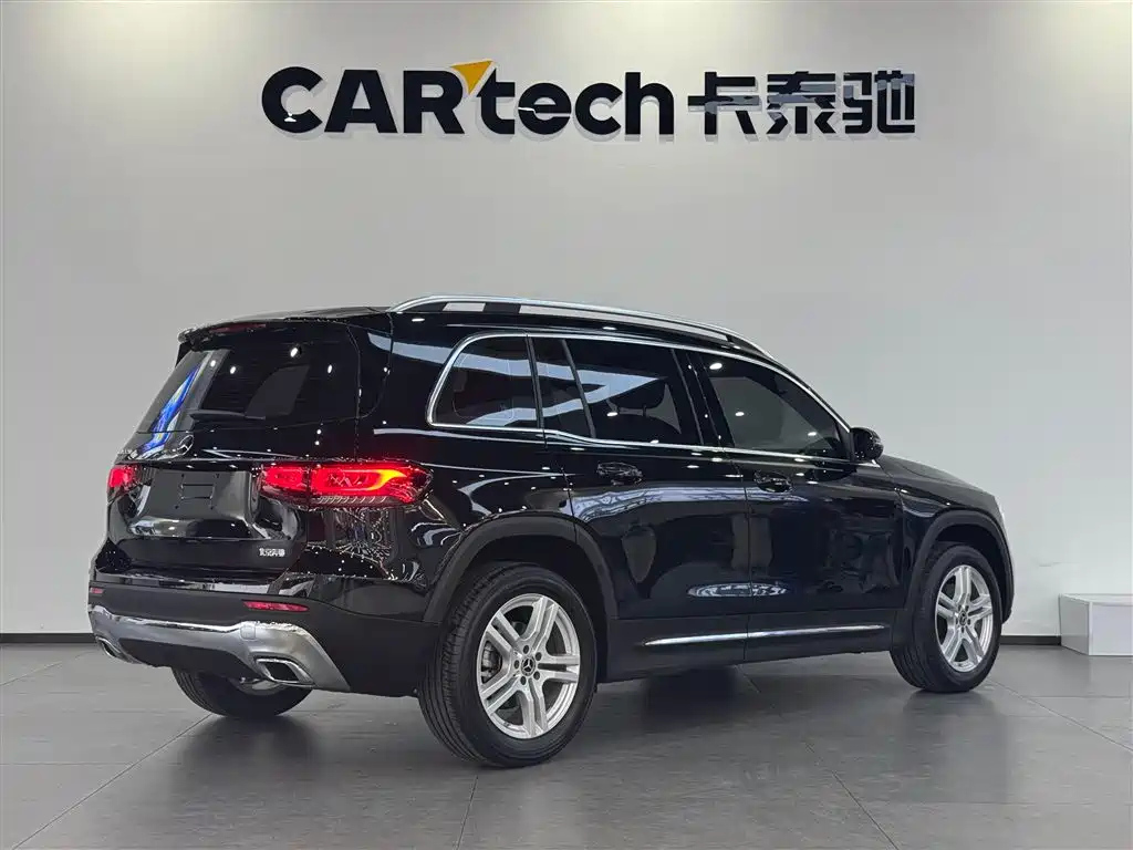 MERCEDES BENZ GLB 2023