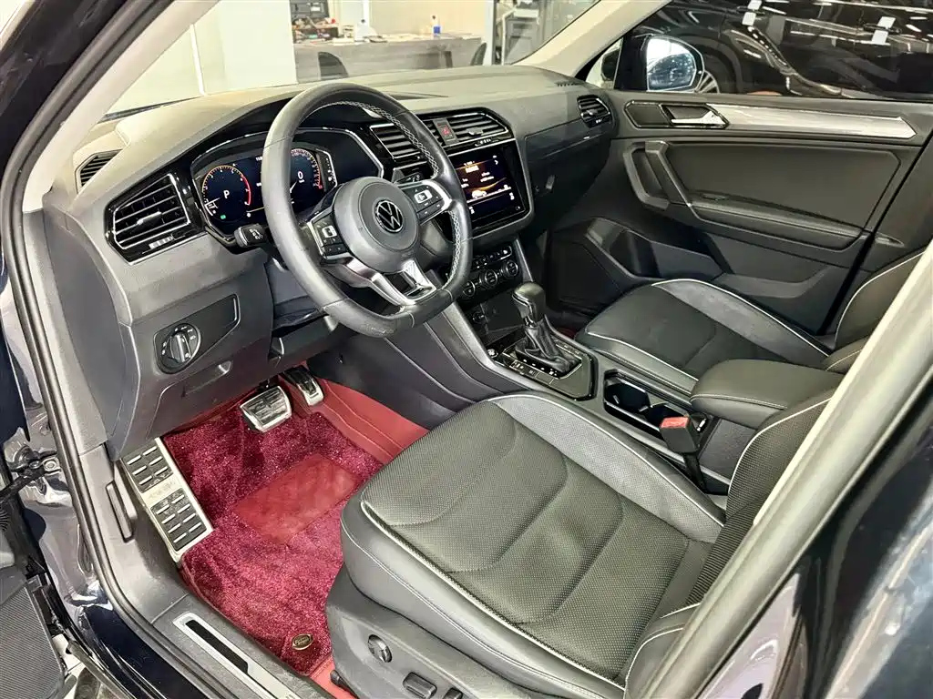 VOLKSWAGEN TIGUAN L 2021