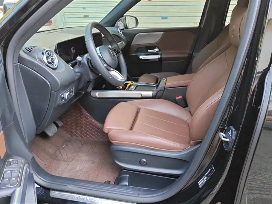 MERCEDES BENZ GLB 2024