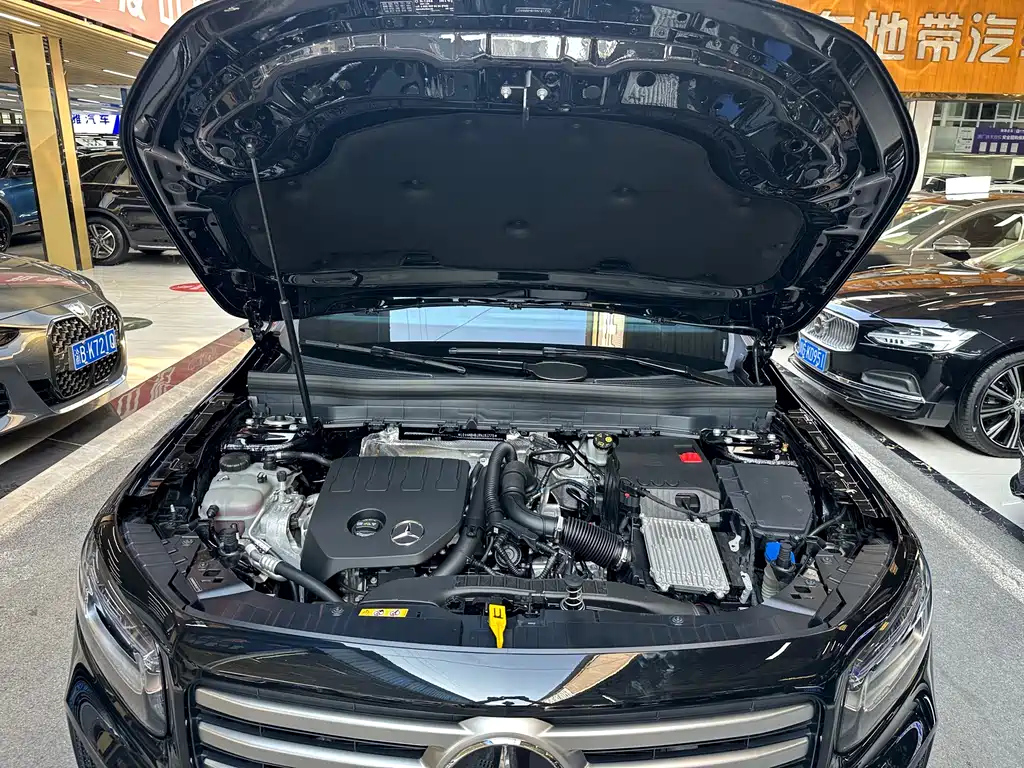 MERCEDES BENZ GLB 2024