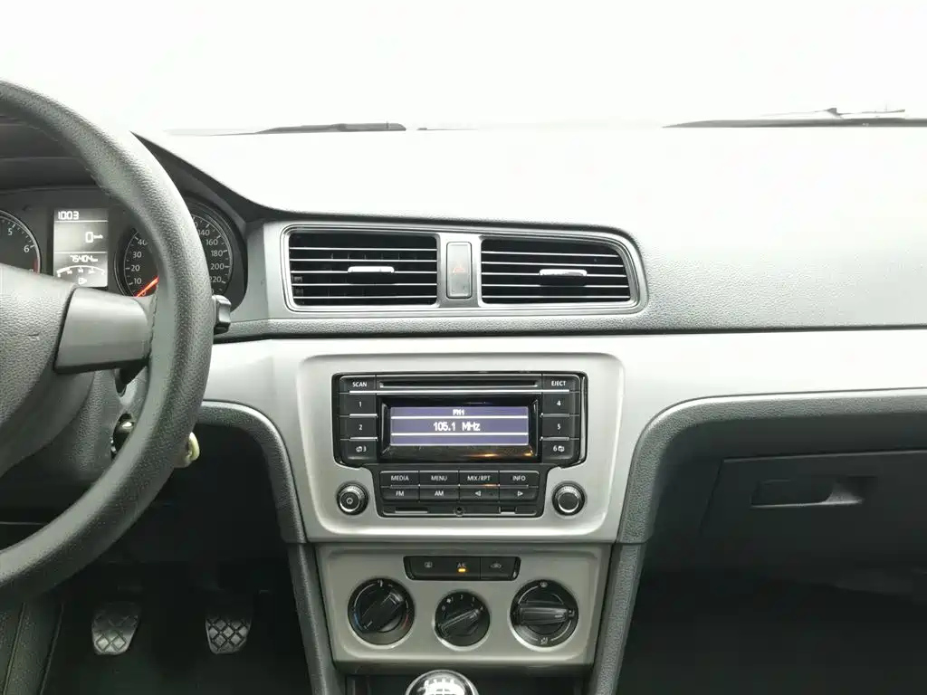 VOLKSWAGEN LAVIDA 2013