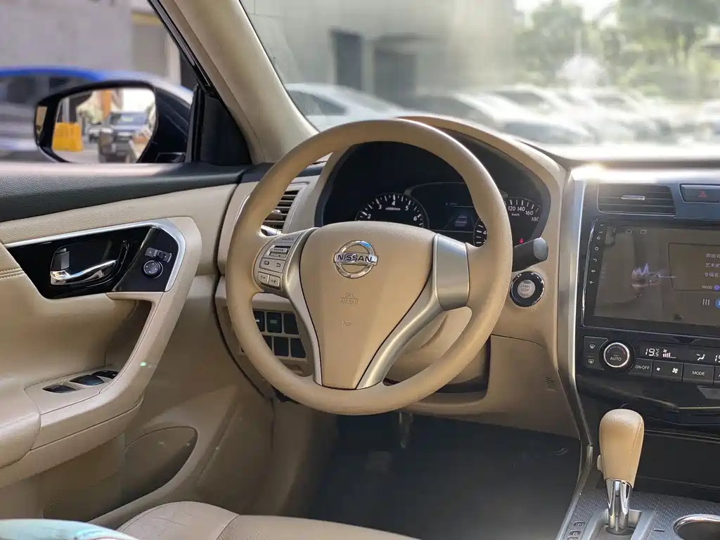 NISSAN TEANA 2019