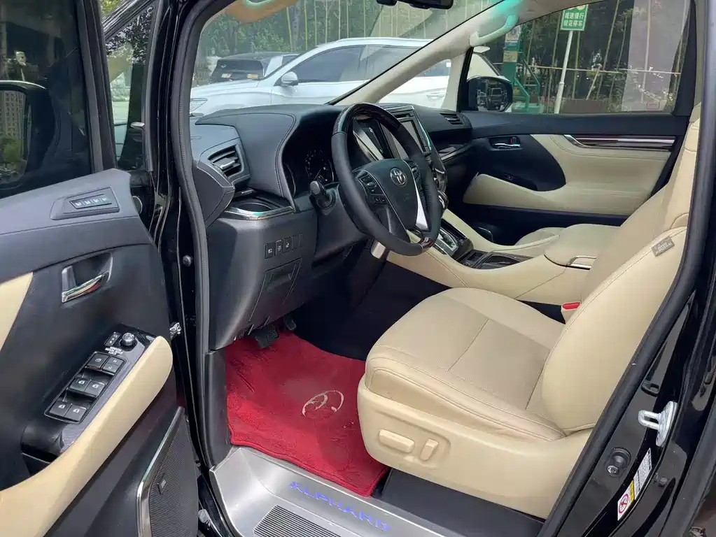 TOYOTA ALPHARD 2018
