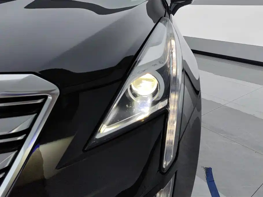 CADILLAC XT5 2019