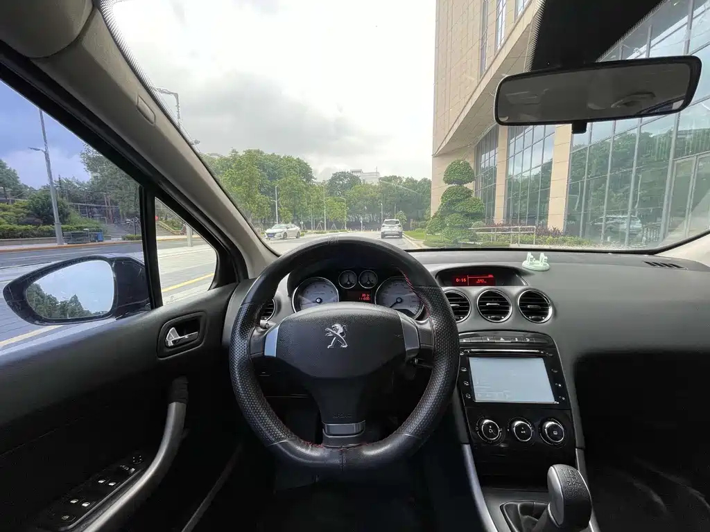 PEUGEOT 408 2013