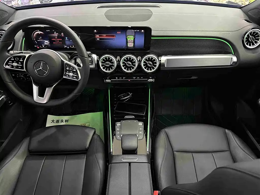 MERCEDES BENZ GLB 2023