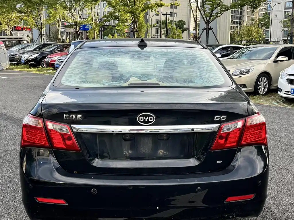 BYD G6 2015