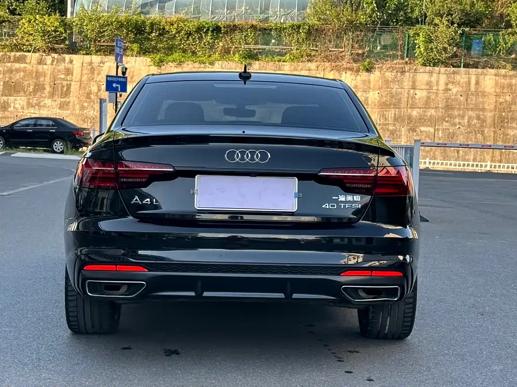 AUDI A4L 2023