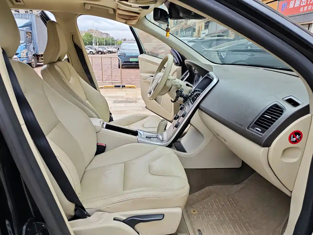 VOLVO XC60 IMPORT 2012