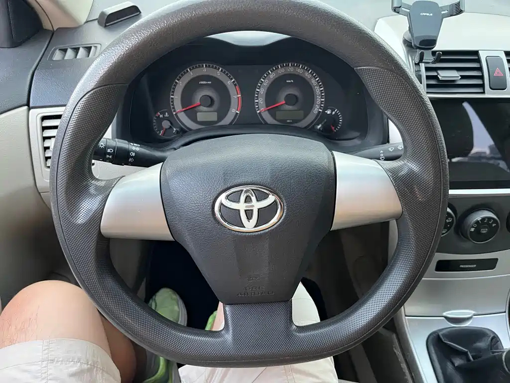 TOYOTA COROLLA 2012