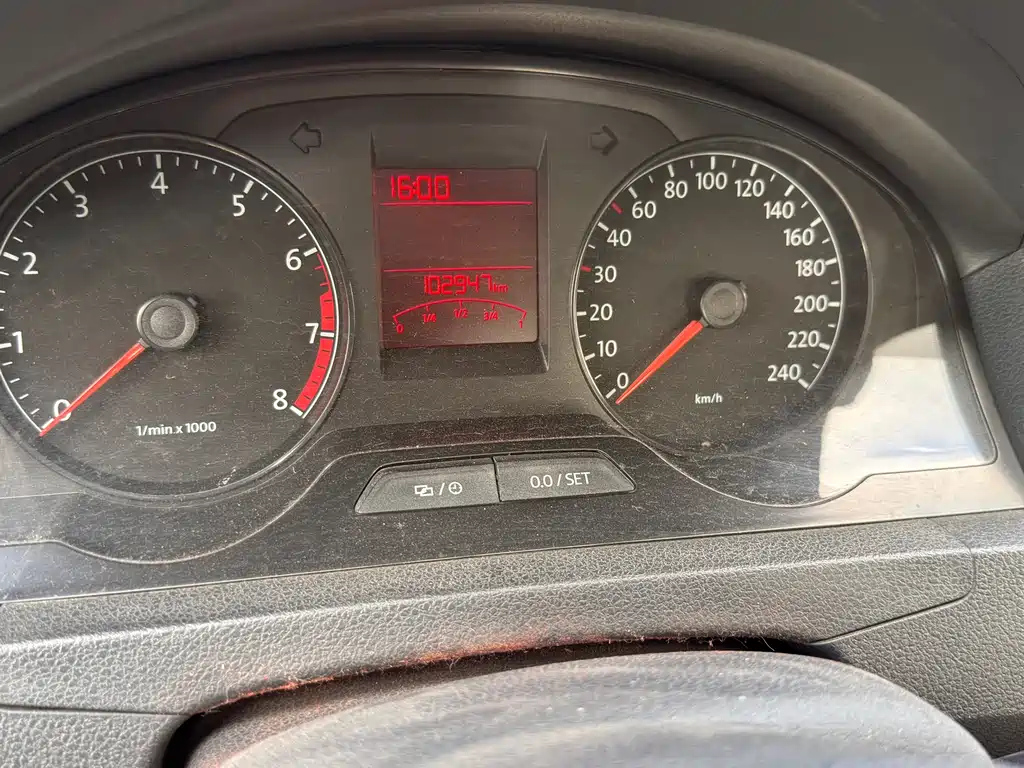 VOLKSWAGEN SANTANA 2014