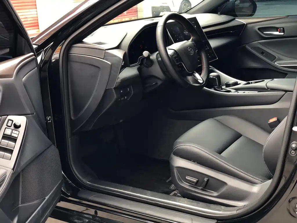 TOYOTA AVALON 2025