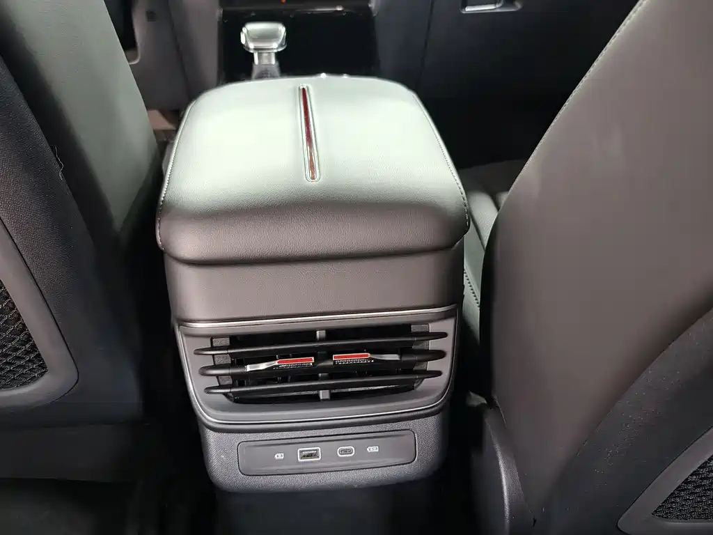 HONGQI HS3 PHEV 2024