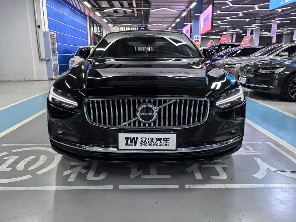 VOLVO S90 2021